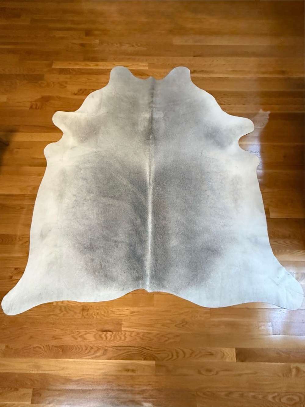 GREY COWHIDES RUG - Picture 3 of 6